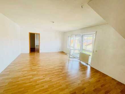 *** DACHGESCHOSS - CHARME - BALKON - GARAGE ***