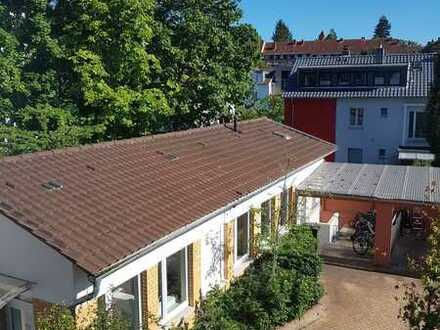 Darmstadt-Mitte: Bungalow im Hinterhof