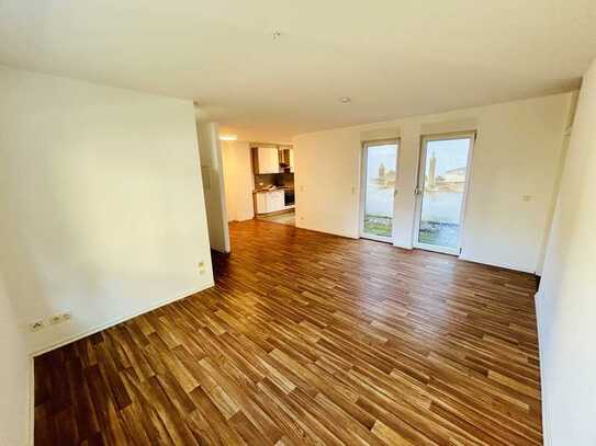 Moderne 2-Zimmer-Wohnung am Woog mit Einbauküche, TG-Stellplatz und privaten Atrium