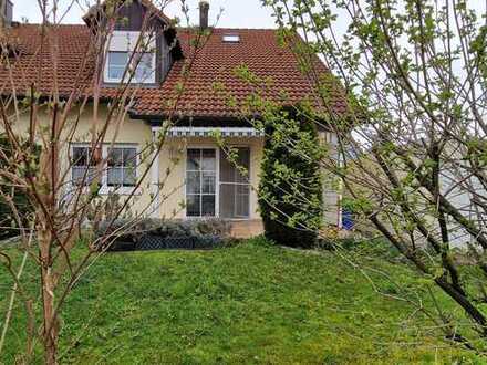 Geschmackvolle 3-Zi.-Erdgeschosswohnung mit Garten und Einzelgarage