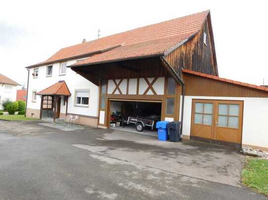 Geräumiges, günstiges und modernisiertes 11-Zimmer-Mehrfamilienhaus in Bisingen