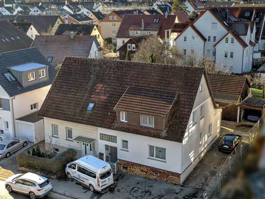 DHH mit Garten, großem Schuppen und Garage