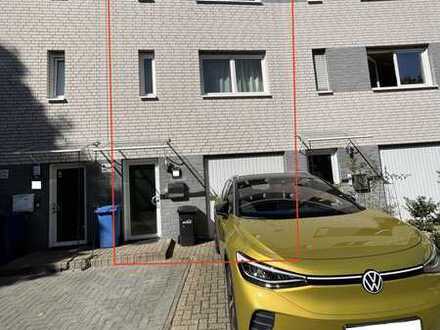 Das helle und massiv gebaute Haus mit vier Zimmern in Leverkusen