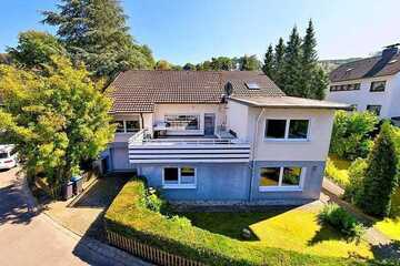 Freistehendes Zweifamilienhaus in Sackgassenstraße und einmaligem Waldblick!