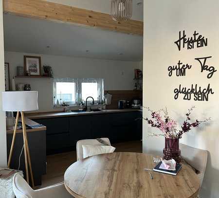 Geschmackvolle 2,0-Zimmer-Penthouse-Wohnung mit lux. Innenausstattung