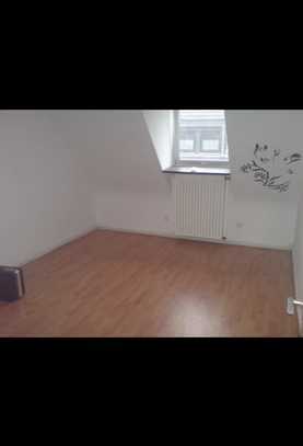 Attraktive 1,5-Zimmer-DG-Wohnung in Krefeld