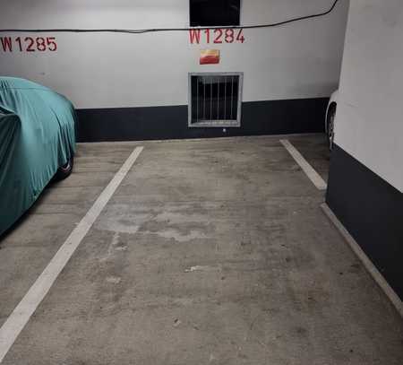 Geräumiger Parkplatz, kein Duplex, 1. UG, zentralste Lage