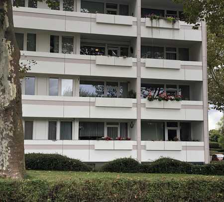 Stilvolle 3-Zimmer-Wohnung mit 2 Balkone und Einbauküche im Schlafz in Frechen