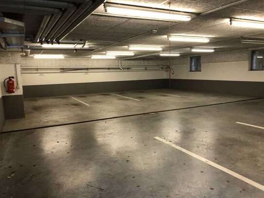 Tiefgaragenstellplatz zu vermieten