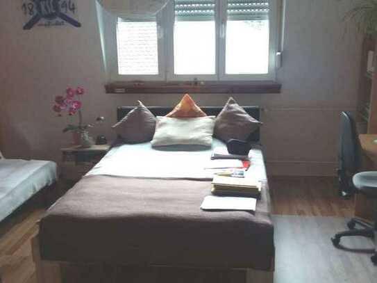 Schöne 3-Zimmer-Wohnung im Stadtteil KA-Rintheim zur Miete an ruhige Mieter