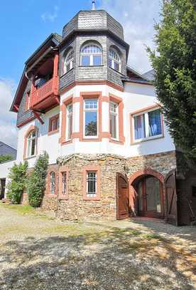 Herrschaftliche 3-Parteien-Villa in Niedernhausen Oberjosbach