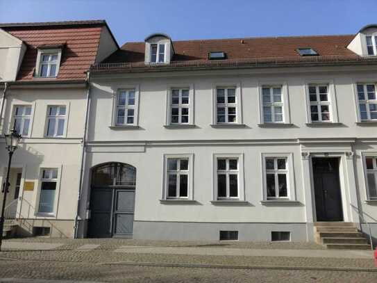 Zentral gelegene 2-Zimmer-Wohnung in TOPLAGE (Altstadt/Seenähe)