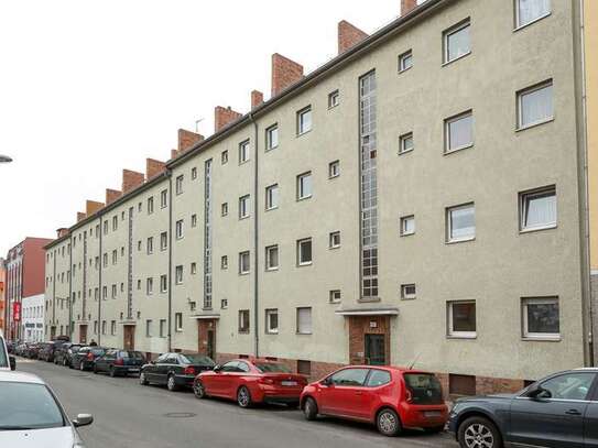 Sanierte 2-Zimmer Wohnung mit Balkon und Einbauküche