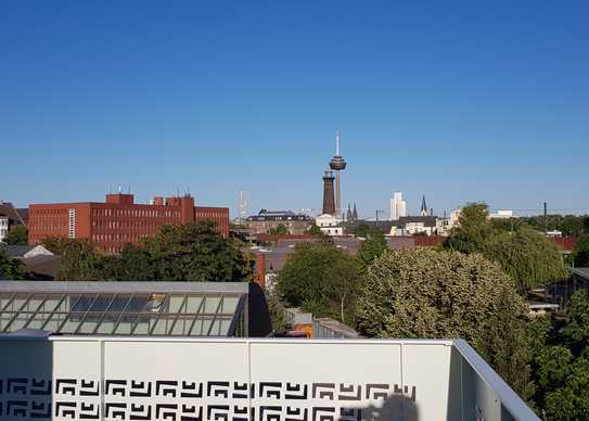 Ehrenfeld: helle 2-Zi-Penthouse (mit Küche), großem Eckbalkon und Blick über die Dächer Ehrenfeld