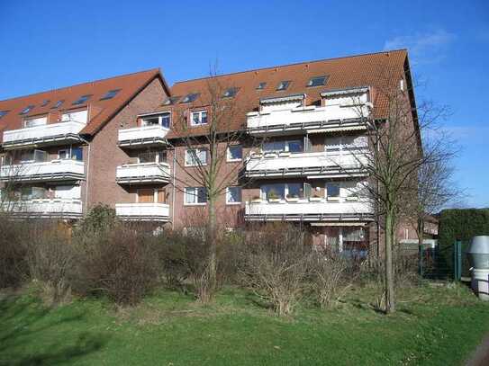 Ansprechende und gepflegte 3-Zimmer-Wohnung mit geh. Innenausstattung mit Balkon und EBK in Krefeld