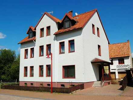 Historisches Wohnhaus, gedämmt, mit 3 WE und diversen Nebengebäuden in Duingen