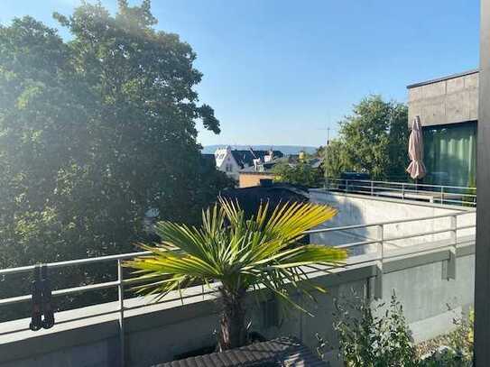 Moderne Penthouse-Maisonette-Wohnung in ruhiger Lage