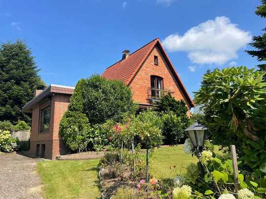 Charmantes Rotsteinhaus mit Modernisierungsbedarf