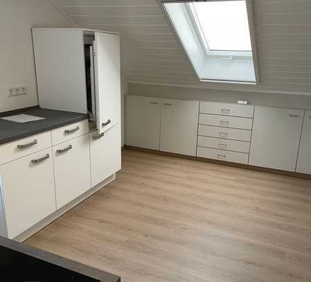 Renovierte 2-Zimmer Wohnung in 51373 Leverkusen-Küppersteg