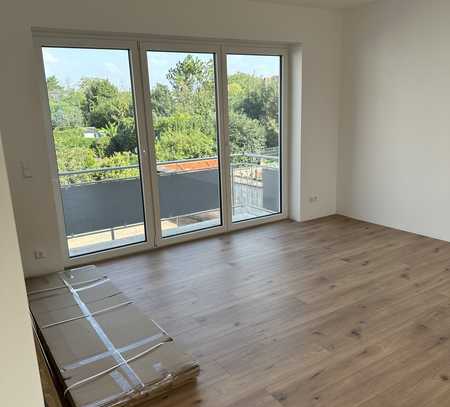 Erstbezug: Attraktive 3-Zimmer-Wohnung mit Balkon in Essingen/Dreihof