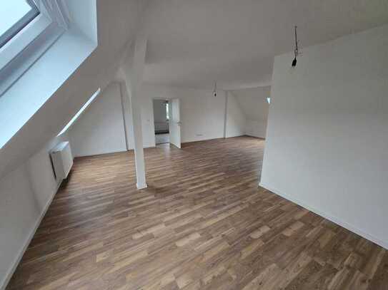 3 ZKB Dachgeschosswohnung; Ortsteil Würgendorf