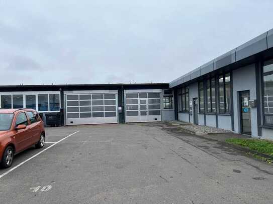 Hallenflächen in modernem Gewerbekomplex - HR 3686