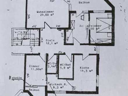 Großzügige 3,5 Zimmer Wohnung mit Balkon, EBK und Garage