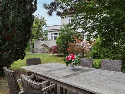 Die klassische, großzügige Villa in Dahlem:
Saniert, ruhig, sonnig und ganz viel Platz!