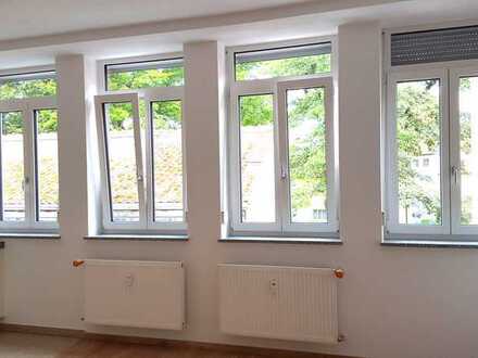 Stilvolle, sanierte 1-Zimmer-DG-Wohnung mit EBK in Schrobenhausen