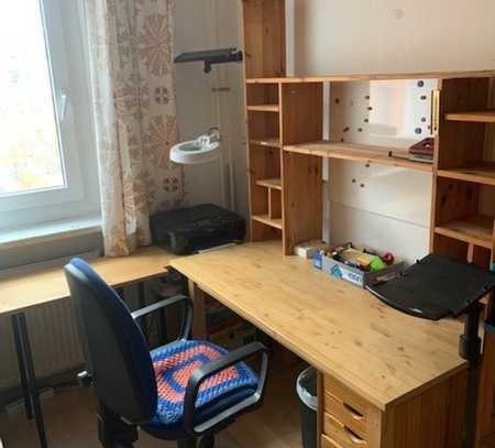 Möbliertes Zimmer in der Mitte von Berlin