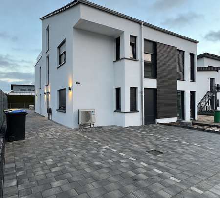 Moderne Obergeschosswohnung mit Balkon & Dachterrasse, in Emmerich am Rhein