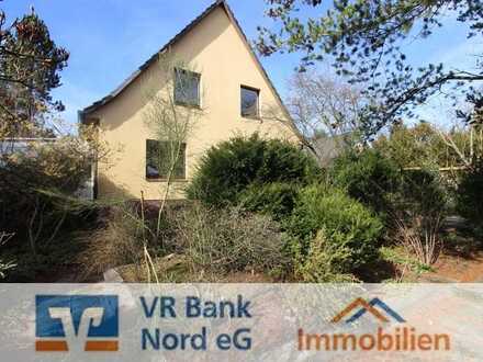 Unterkellertes Einfamilienhaus auf tollem Grundstück