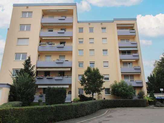 Behaglichkeit pur: 4-Zi.-ETW mit Balkon, Stellplatz und Aufzug in zentraler Lage