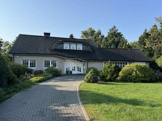 Großzügiges Einfamilienhaus mit parkähnlichem Garten in bester Lage in Bergheim