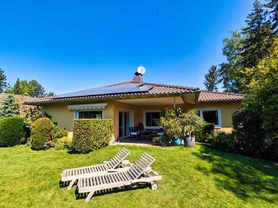 Topsanierter Bungalow mit Sonnengarten in ruhiger Lage! 226qm, 768qm Areal, Wärmepumpe, PV-Anlage..!