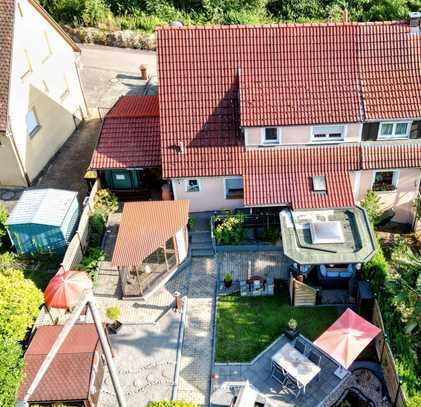 Entzückende Doppelhaushälfte mit Ausblick auf die Weinberge in Mundelsheim