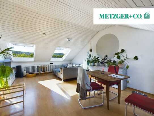 Helle Dachgeschosswohnung: 3 Zimmer mit Panoramablick ins Grüne und extra Raum