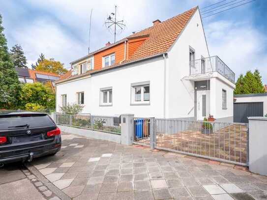 Hier begegnen Sie Ihrem neuen Zuhause! Renovierte DHH mit Garten, Garage & Hof in ruhiger Lage