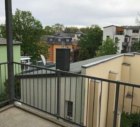 Gut geschnittene 2-R-Wohnung im 2.OG mit großem Balkon ab demnächst zu mieten