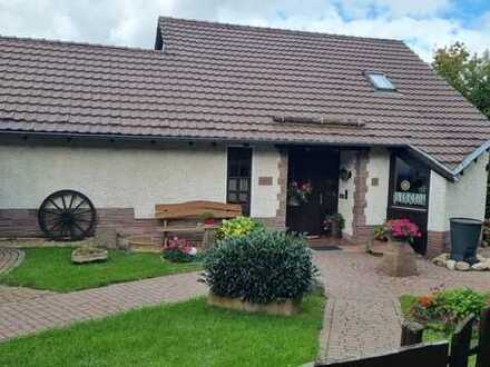 Idyllisches Einfamilienhaus mit Einliegerwohnung