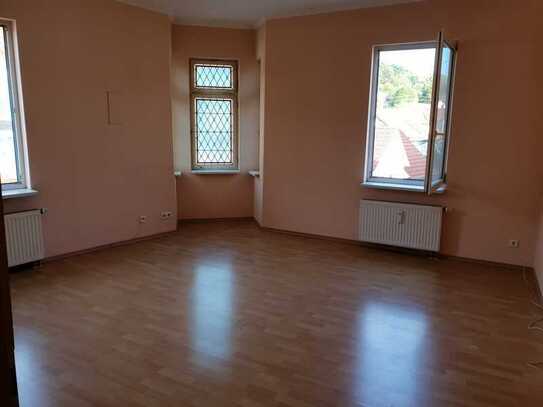 Schöne 4-Zimmer-Wohnung in 73525, Schwäbisch Gmünd zentrumsnah
2. OG
Flur und Bad frisch renoviert