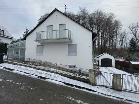 Haus mit 2 Wohnungen in schöner und ruhiger Lage am Waldrand