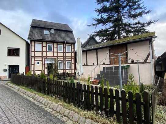 Attraktives Bürgerhaus mit Sommerhaus im historischen Stadtkernensemble in Eschershausen