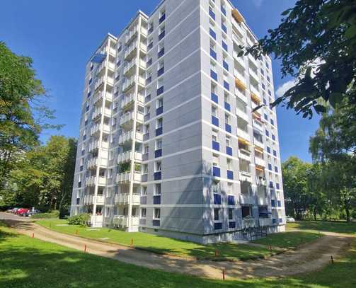 Stilvoll sanierte Wohnung in einem modernisierten Hochhaus in Eschborn