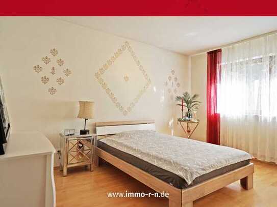 *** Geräumige & lichtdurchflutete 3 ZKB Wohnung mit EBK, Balkon und Stellplatz ***