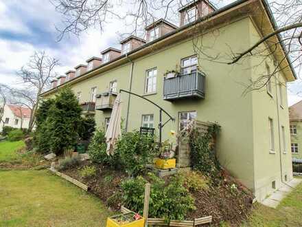Kernsaniertes historisches Gebäude: Vermietete 3-Zi.-Whg. mit Terrasse und Garten in Karlshorst