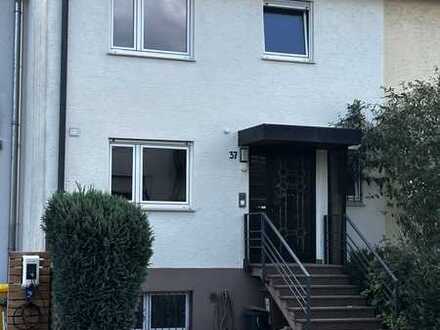 Attraktives 6-Zimmer-Reihenhaus mit Einbauküche in Schwaikheim