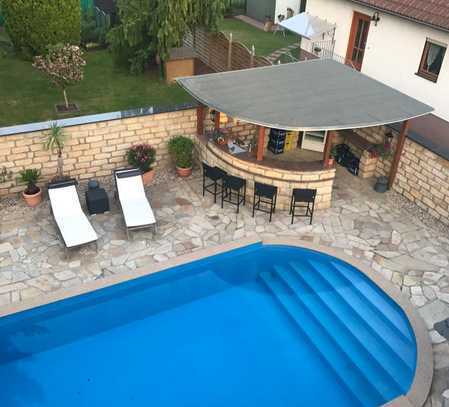 Summertime am eigenen Pool! Traumhaftes Einfamilienhaus mit exklusivem Lounge-Bereich!