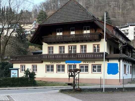 Gasthaus mit Gästehaus in zentraler Lage auf 7000 m² Grundstück mit Entwicklungspotenzial