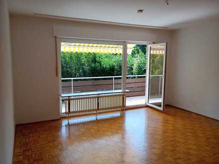 Vollständig renovierte 1-Zimmer-Wohnung mit Balkon und Einbauküche in Bad Homburg v.d.H
